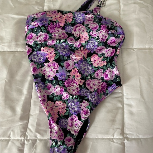 One Strap VS Swimsuit! - Picture 2 of 5